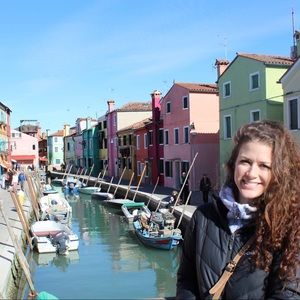 Meet your Posher, Stephanie